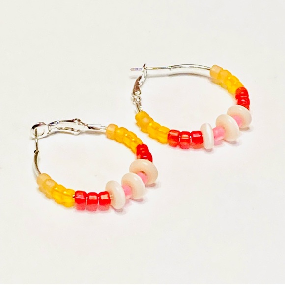 BOMBSHELL ON THE BEACH 30mm Beaded Hoop Earrings - Picture 3 of 7